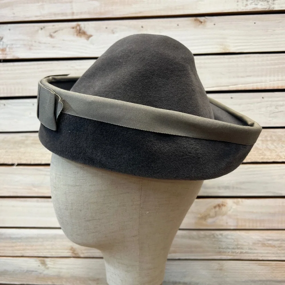 Vintage Madcaps Paris New York Corona Gray Wool Felt Roll Brim Hat Made in Italy